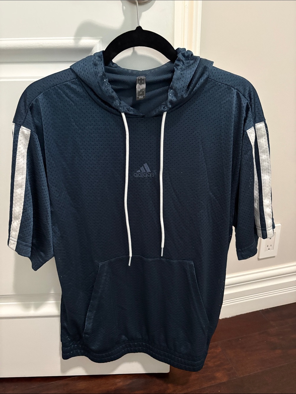 adidas Men’s Dark Blue Short-Sleeve Hooded Pullover with White Stripes SZ S